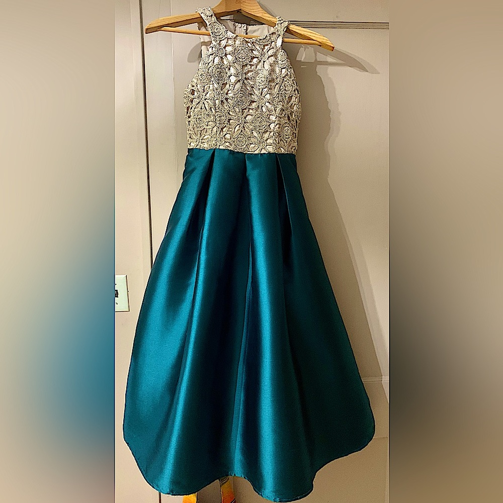 Speechless gold & green formal dress